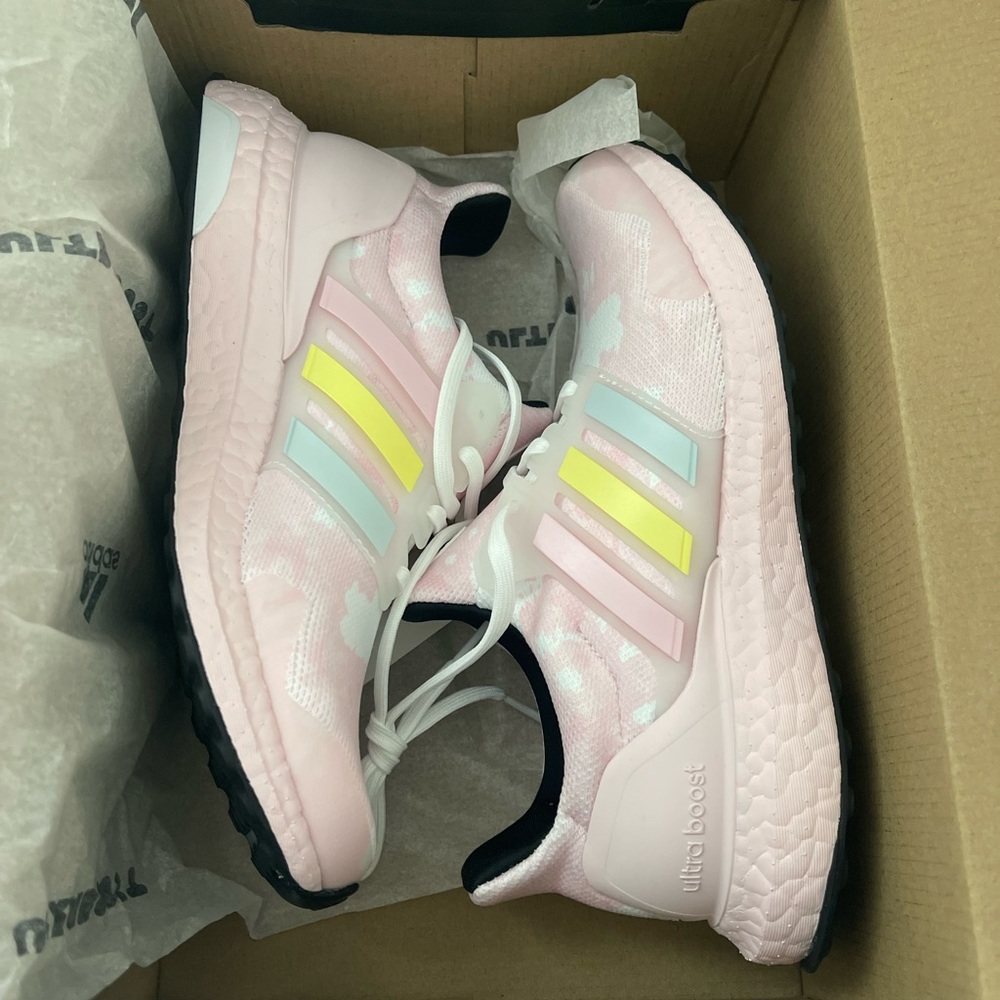 NEW women’s adidas Ultraboost